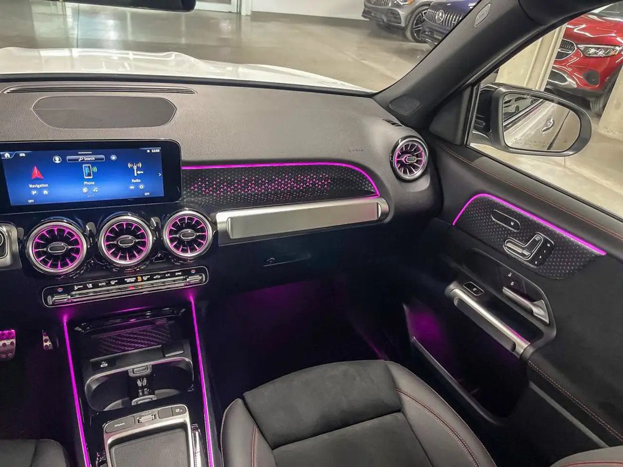 Mercedes-Benz GLB - Image 11