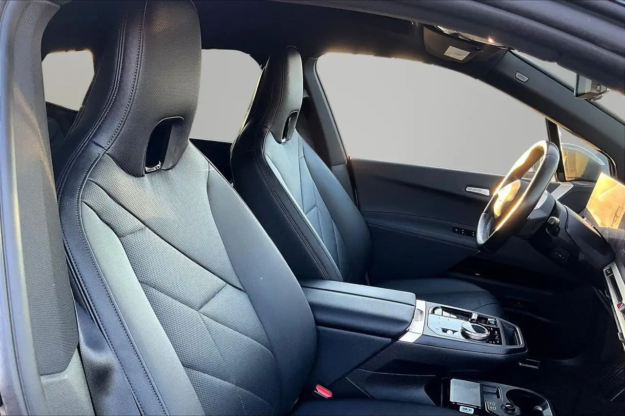 BMW iX - Image 27