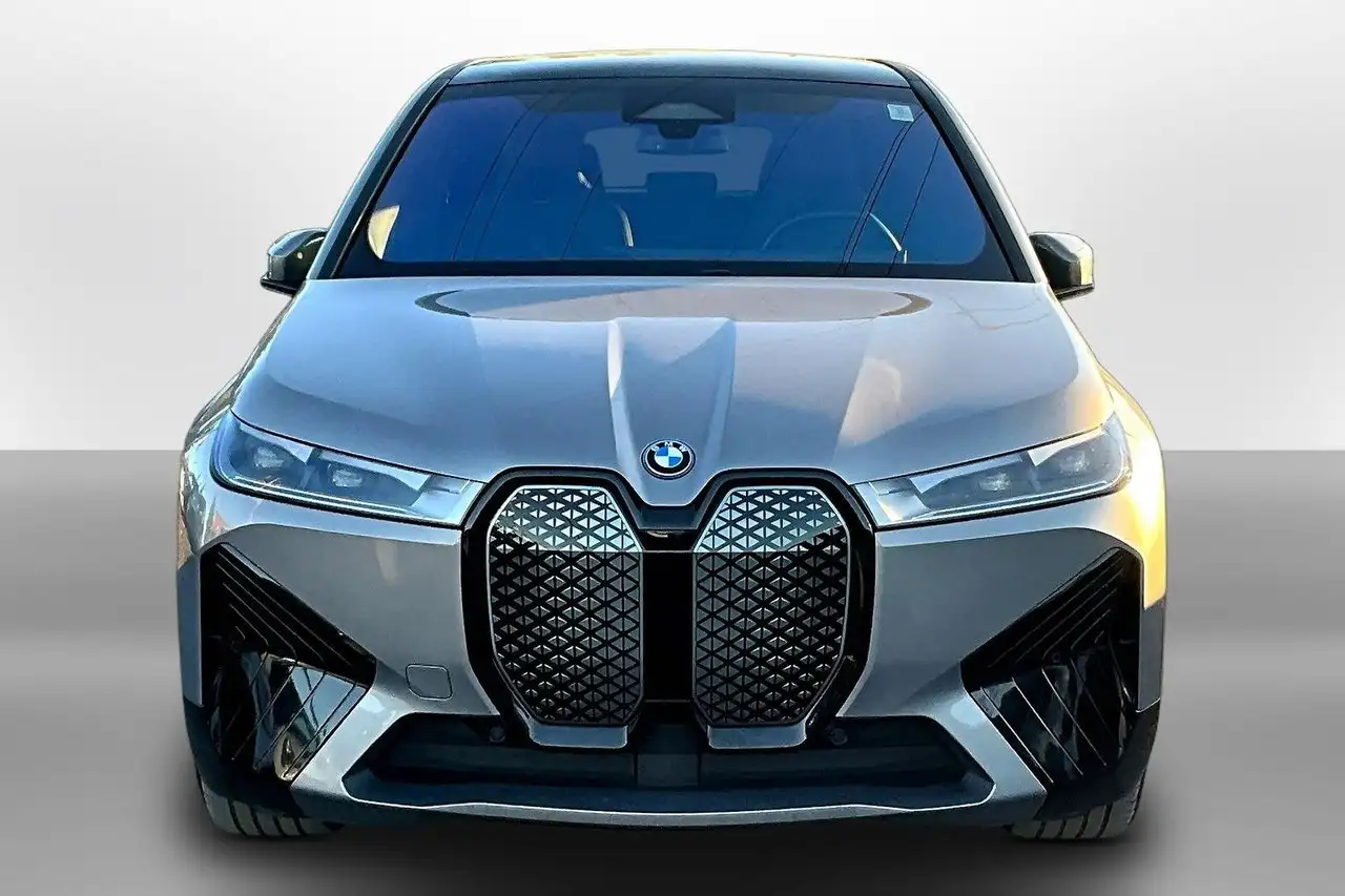 BMW iX - Image 2