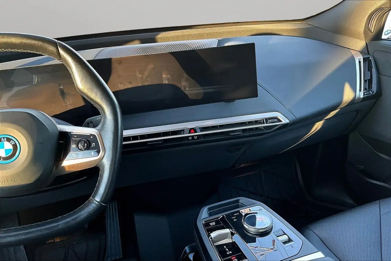 BMW iX - Image 9