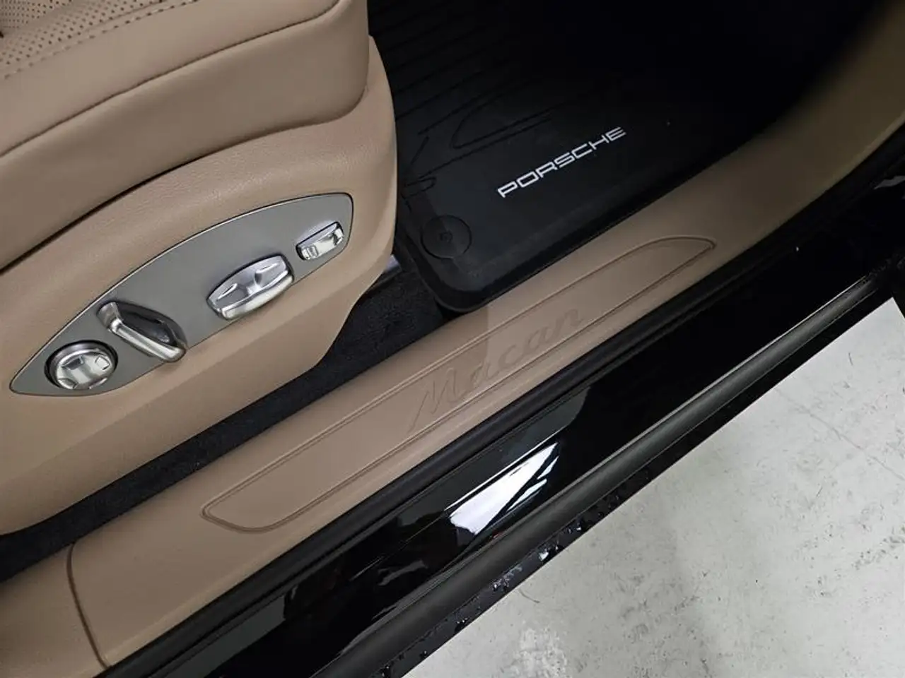 Porsche Macan - Image 21