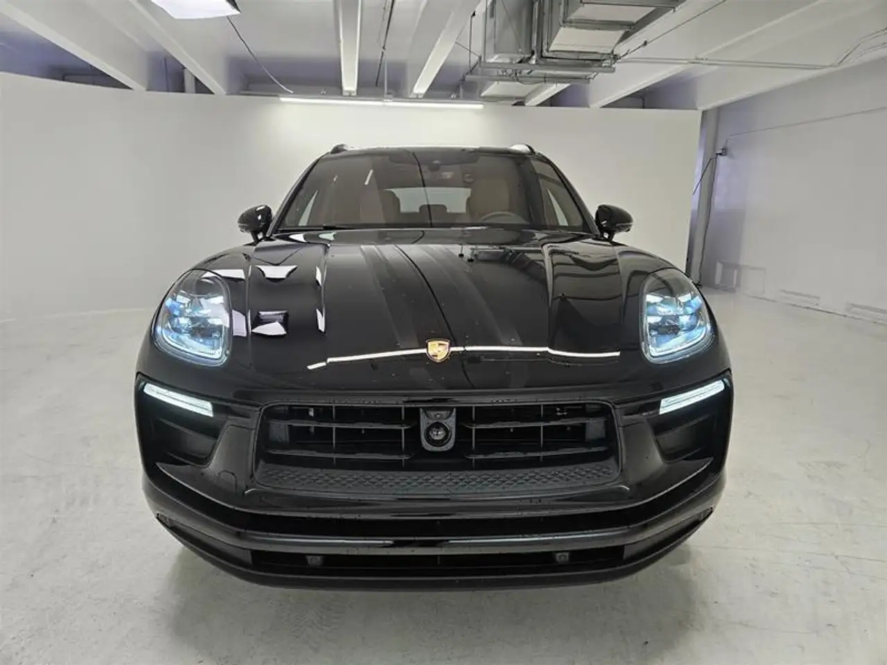 Porsche Macan - Image 8