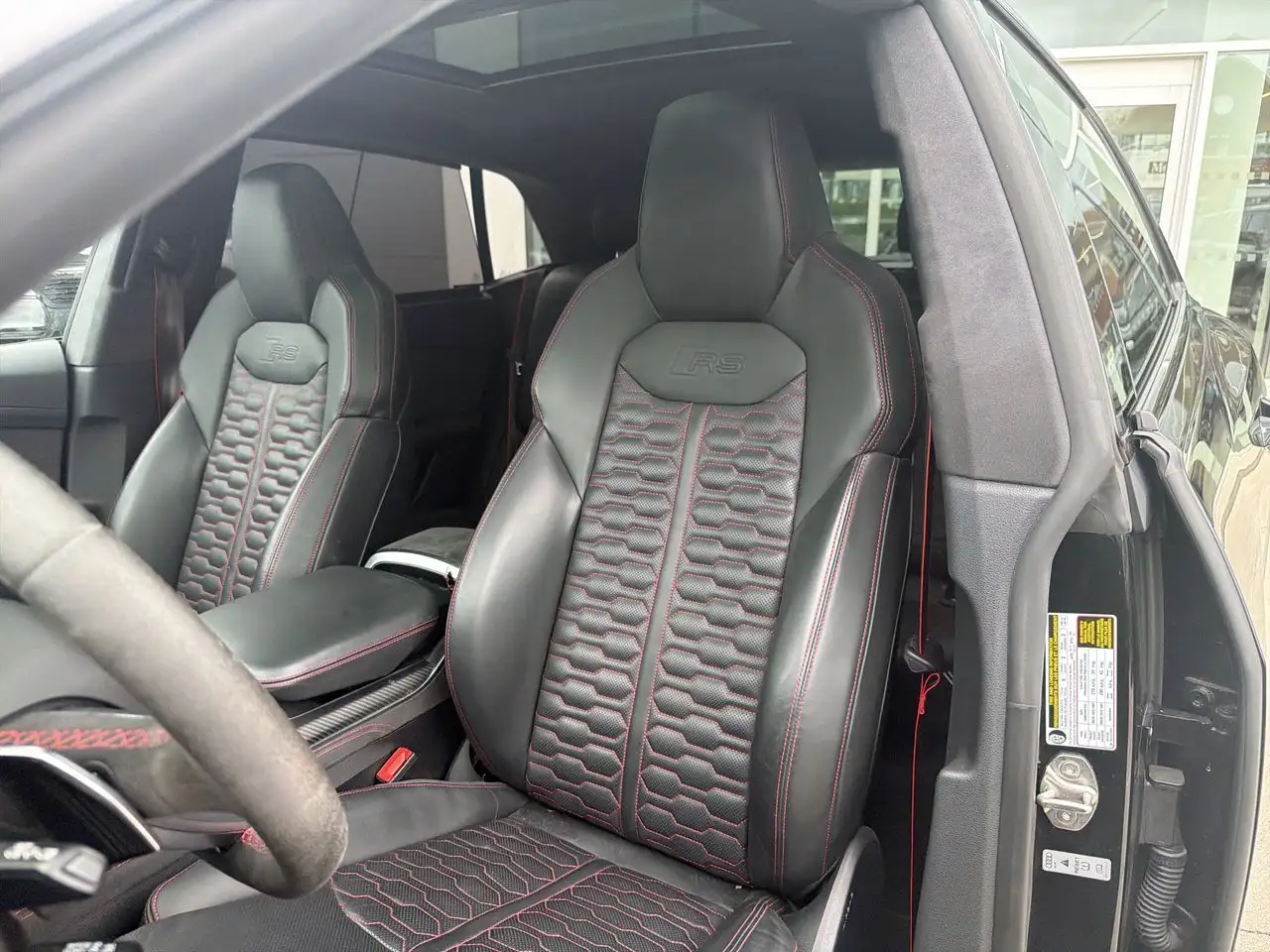 Audi RS Q8 - Image 8