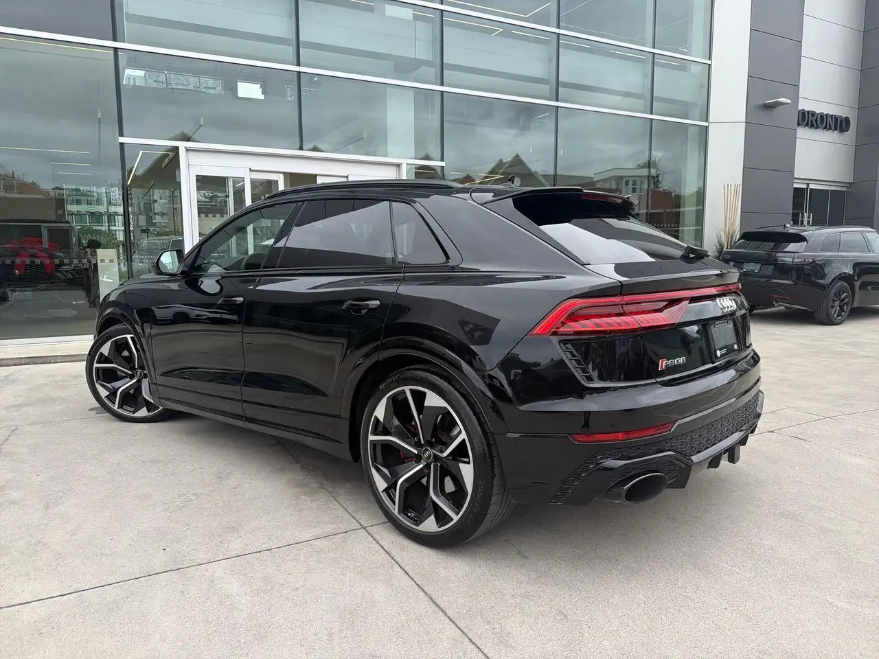 Audi RS Q8 - Image 6