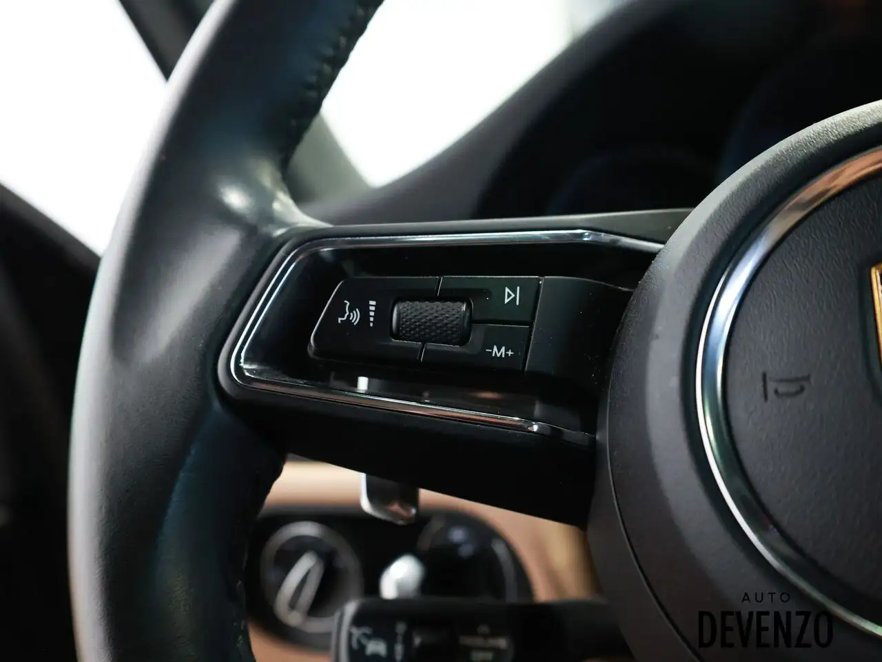 Porsche Macan - Image 12