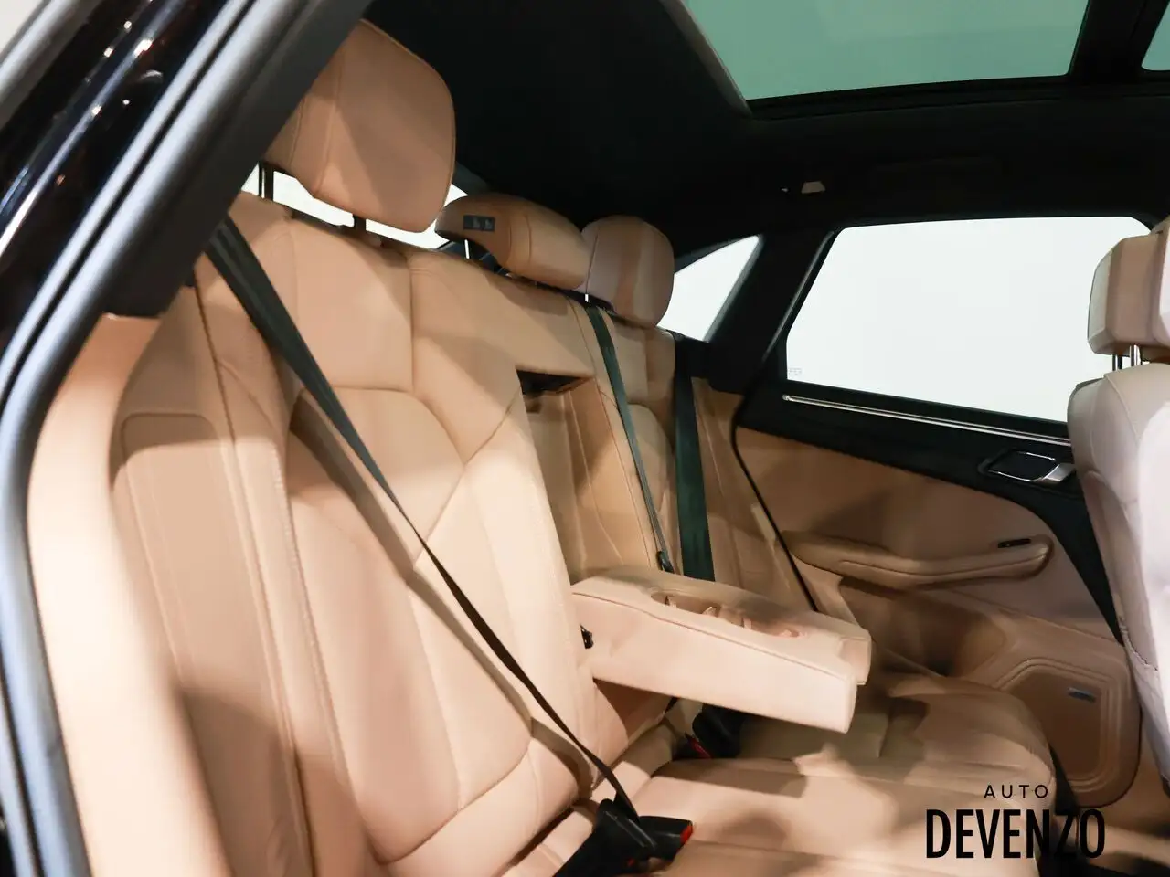Porsche Macan - Image 6