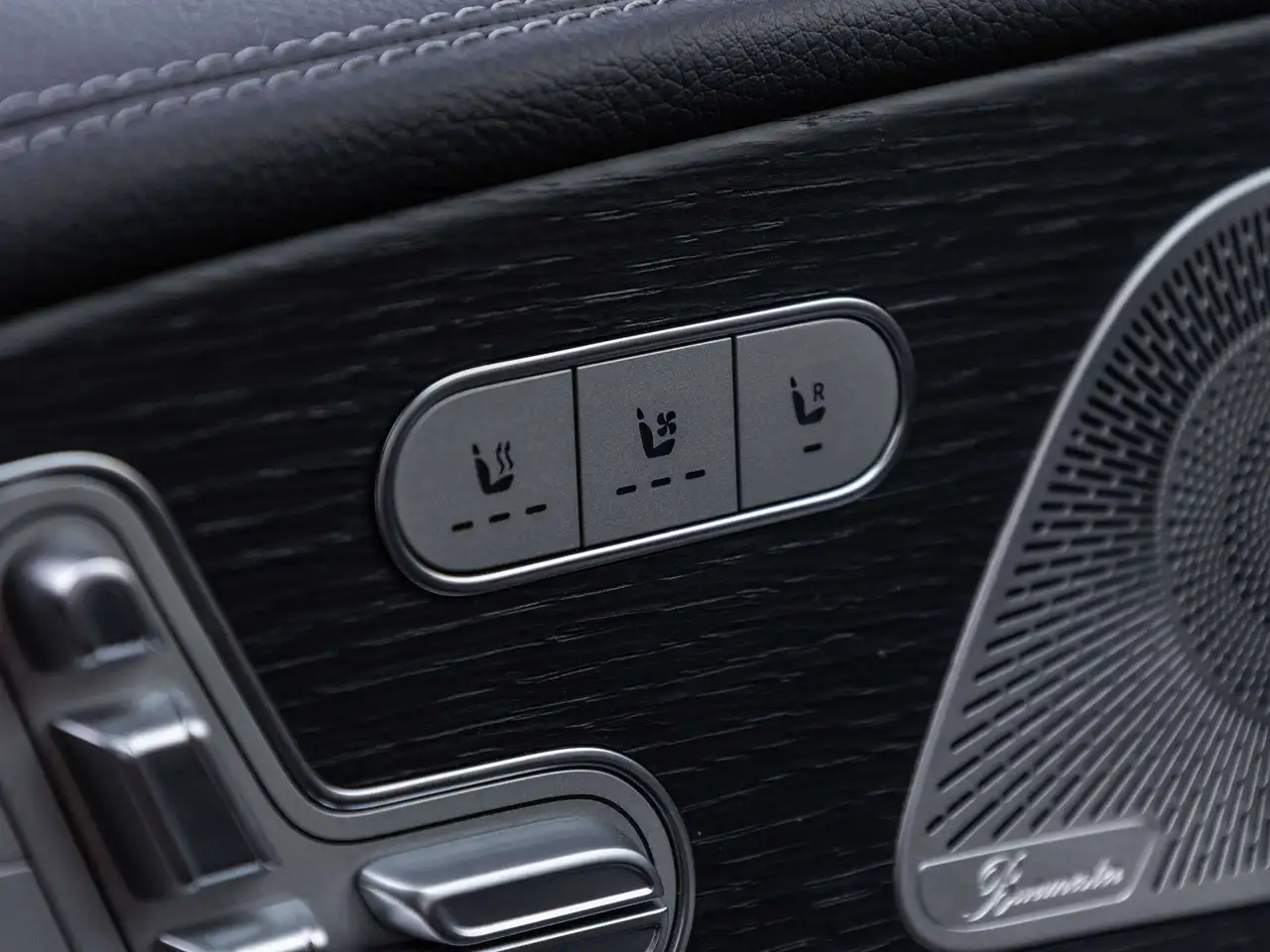 Mercedes-Benz GLE - Image 22