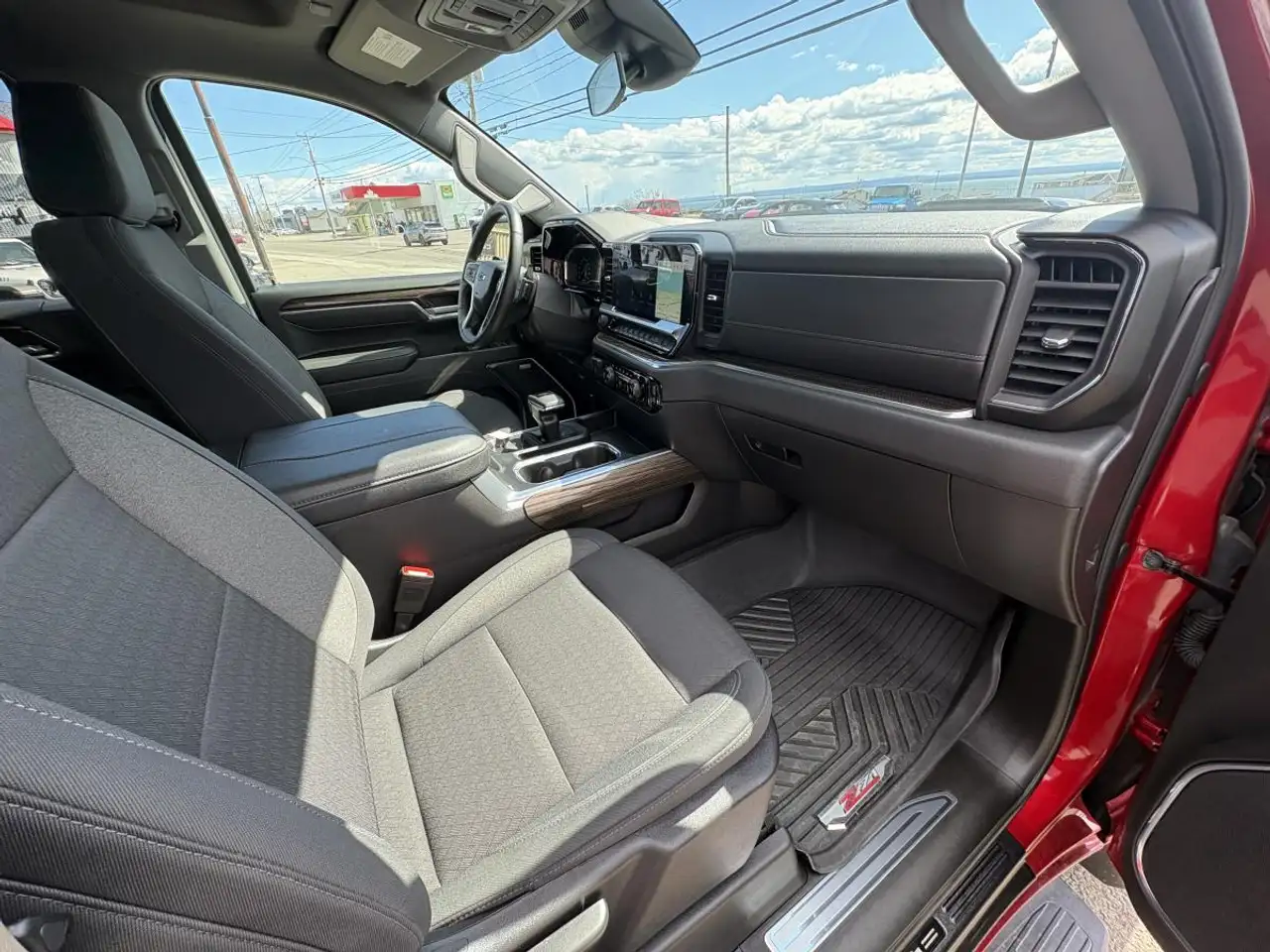 Chevrolet Silverado - Image 13