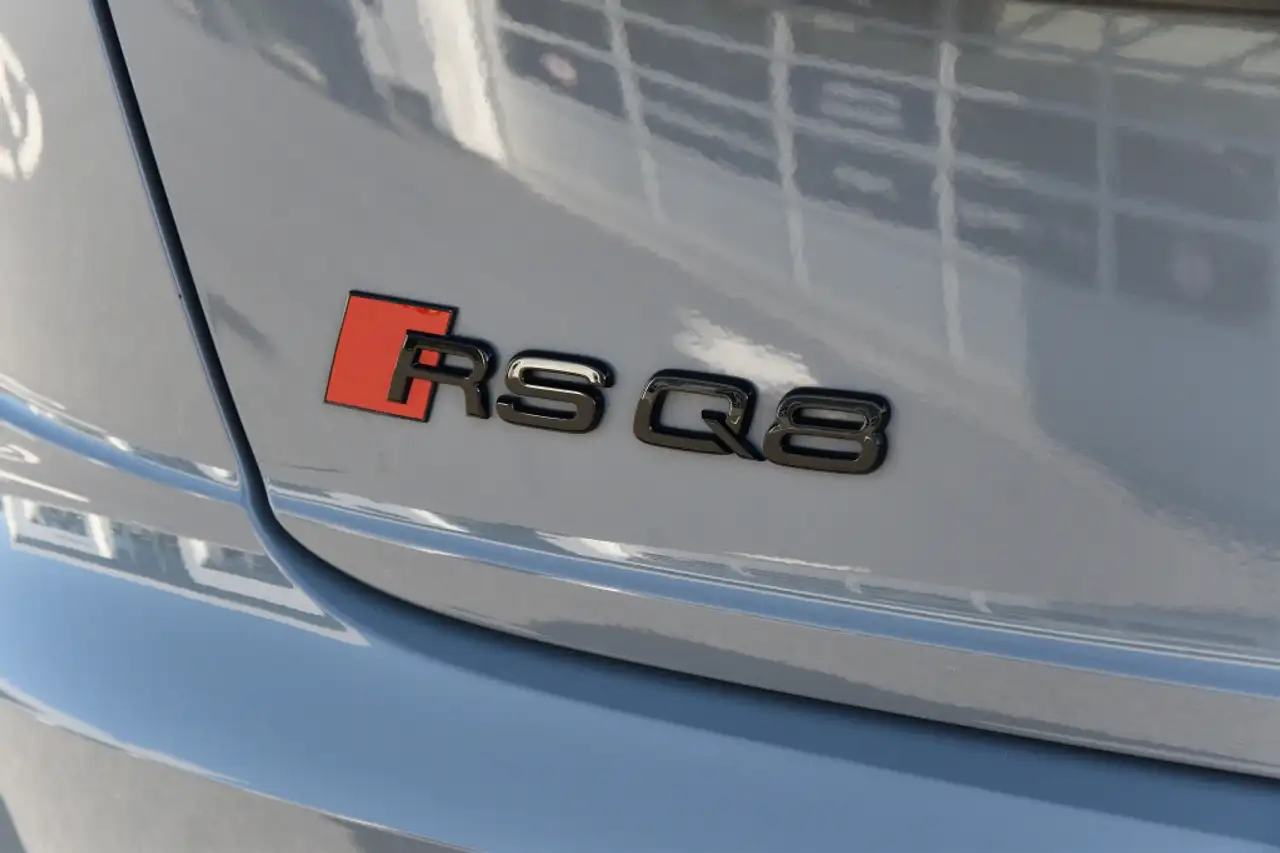 Audi RS Q8 - Image 8