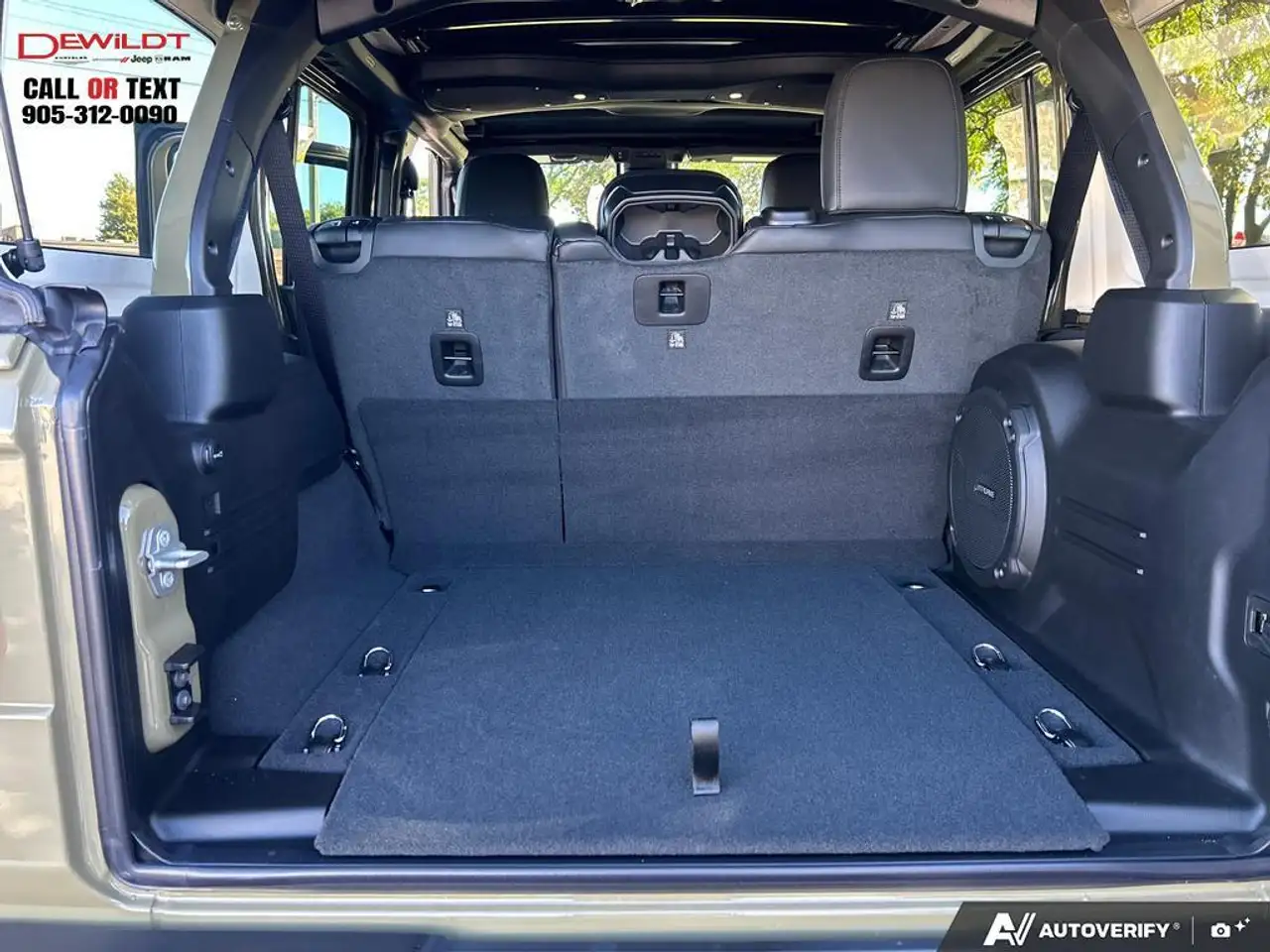 Jeep Wrangler - Image 12