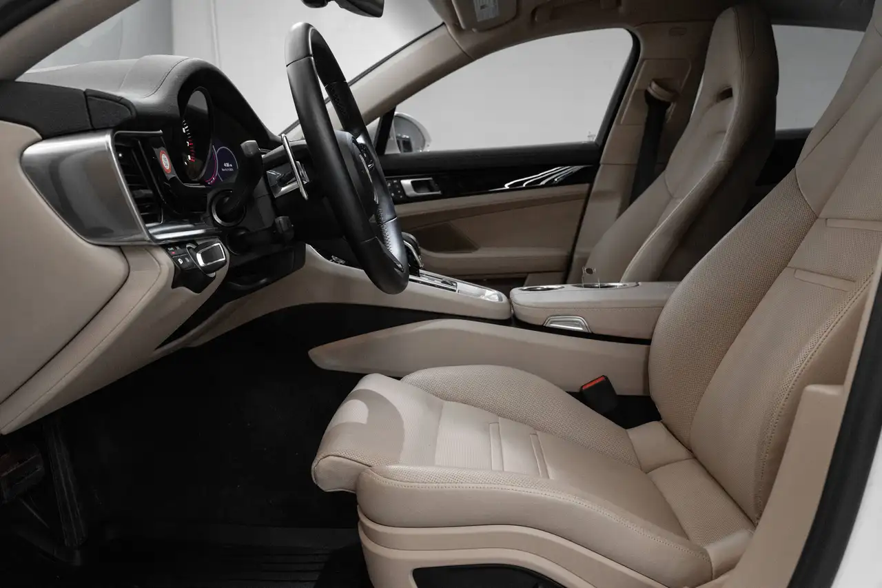 Porsche Panamera - Image 13