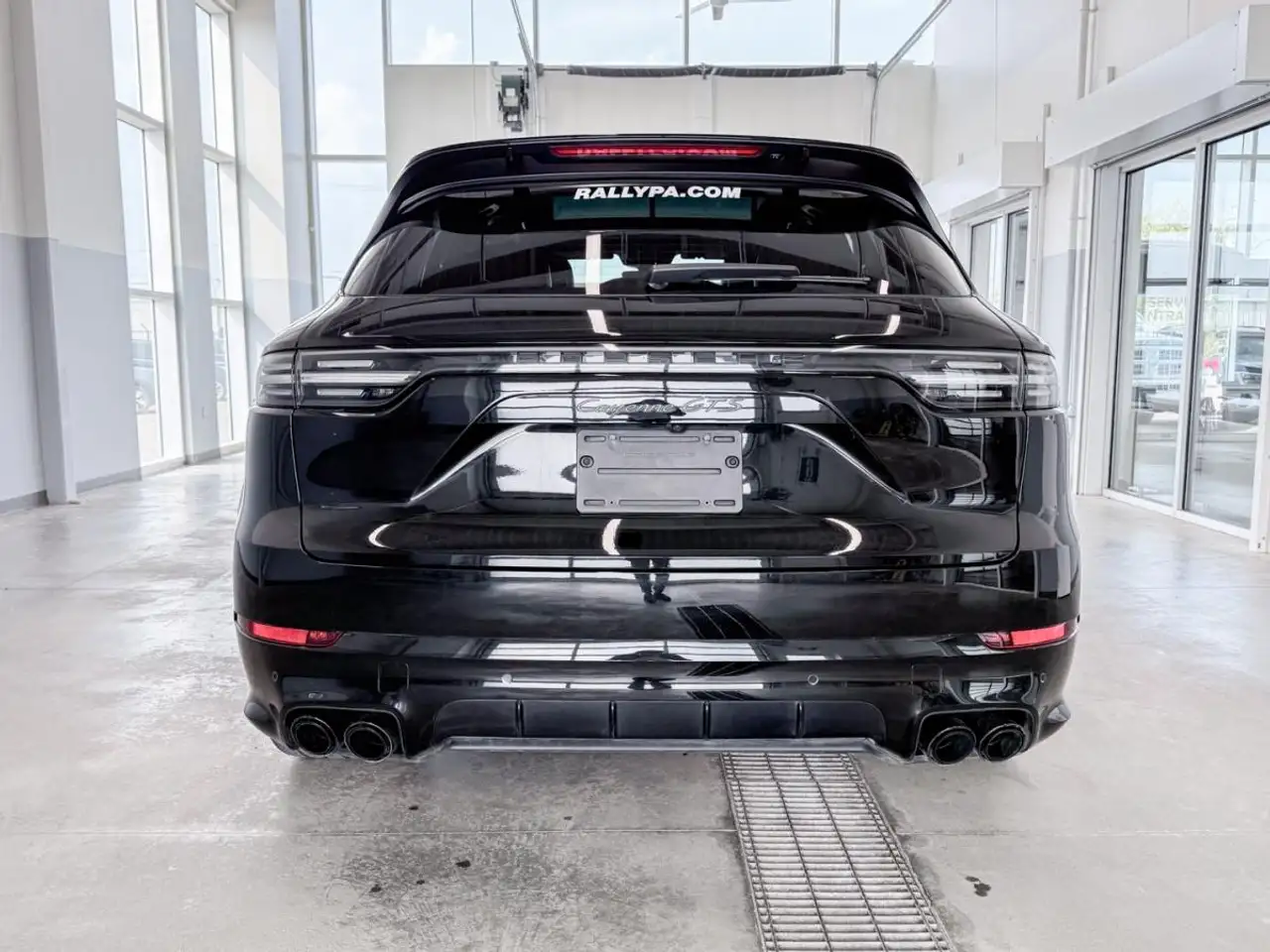 Porsche Cayenne - Image 4