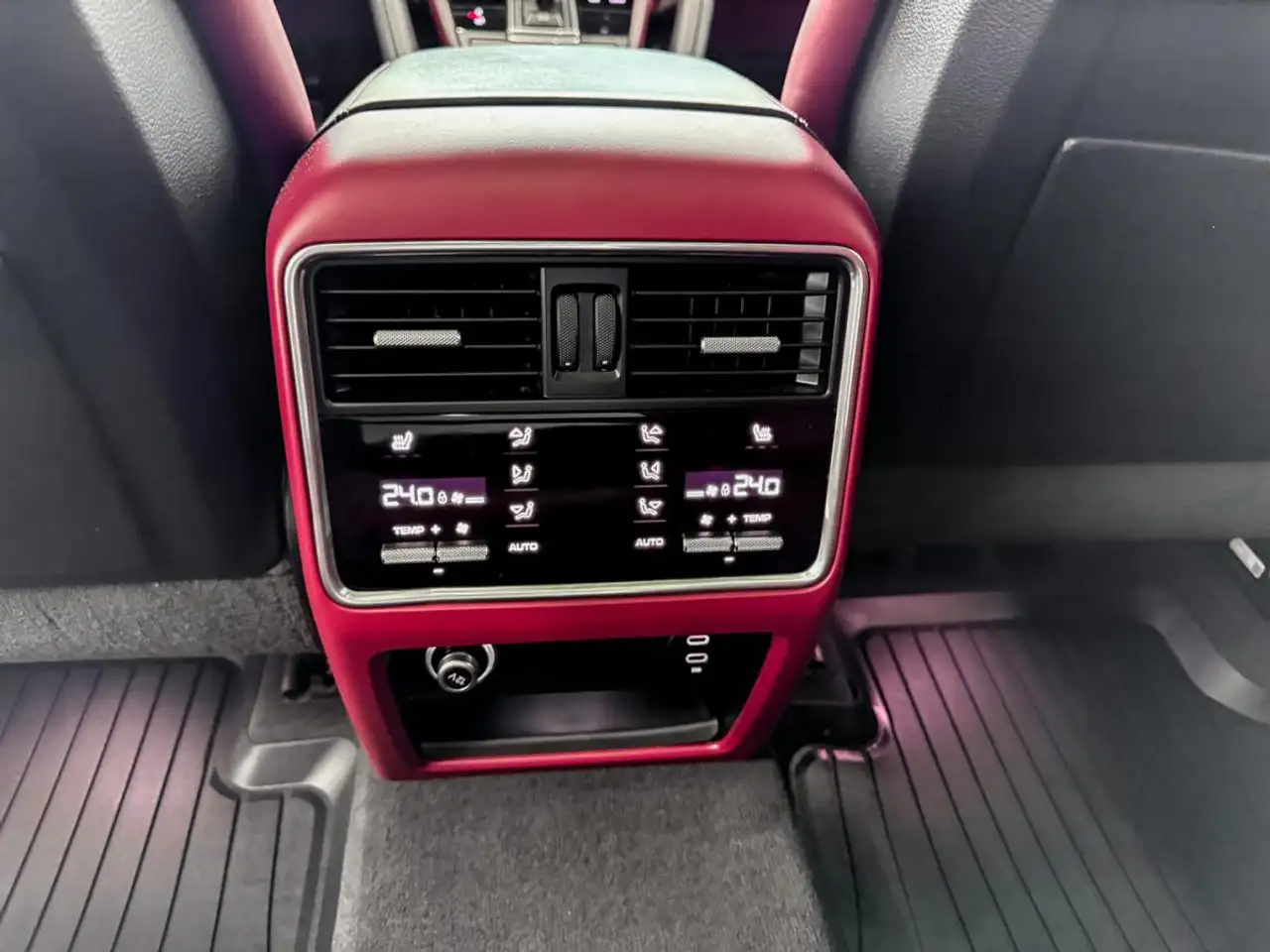 Porsche Cayenne - Image 17