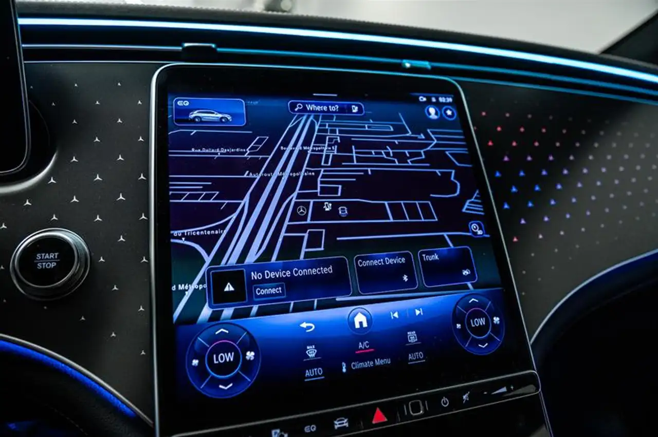 Mercedes-Benz EQE SUV - Image 26
