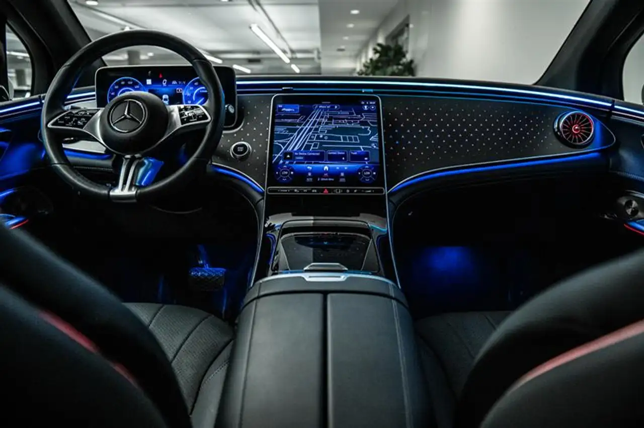 Mercedes-Benz EQE SUV - Image 25