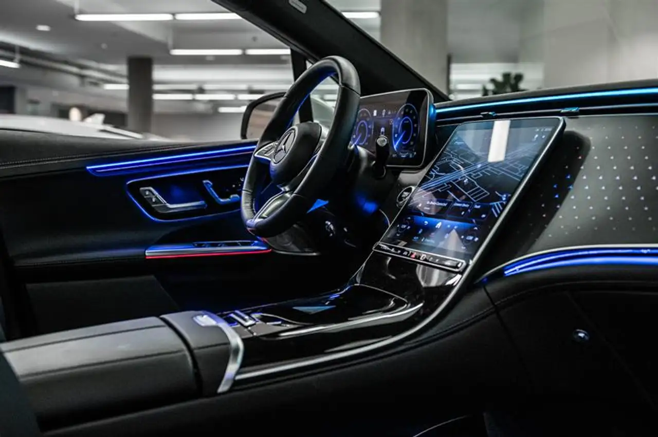 Mercedes-Benz EQE SUV - Image 21