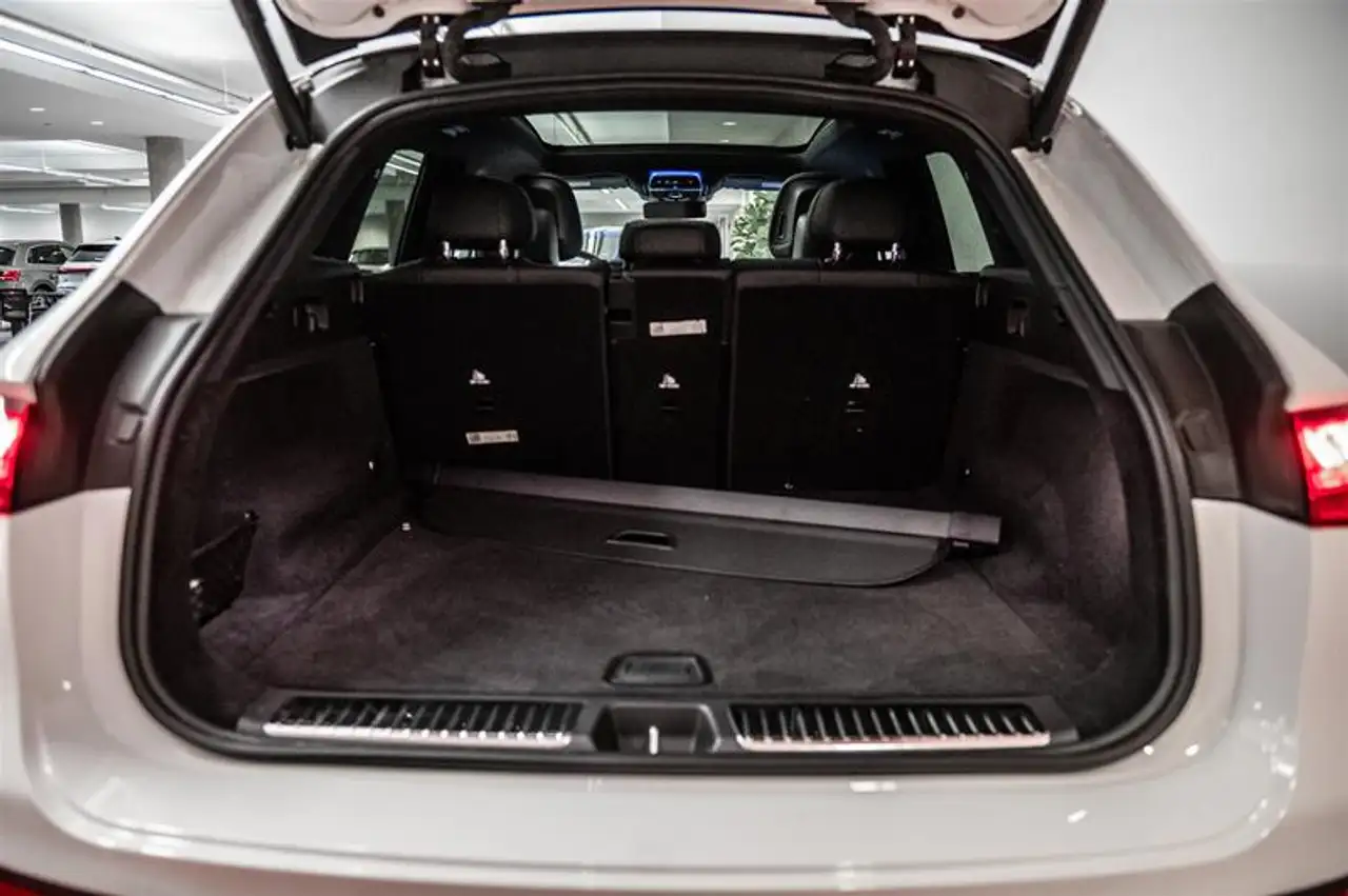 Mercedes-Benz EQE SUV - Image 10