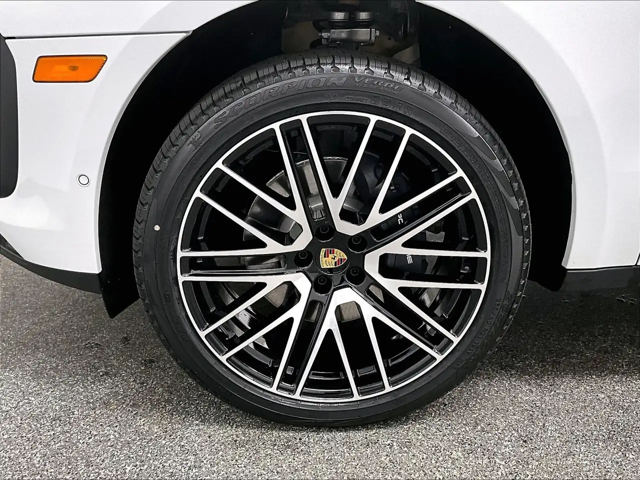 Porsche Macan - Image 37