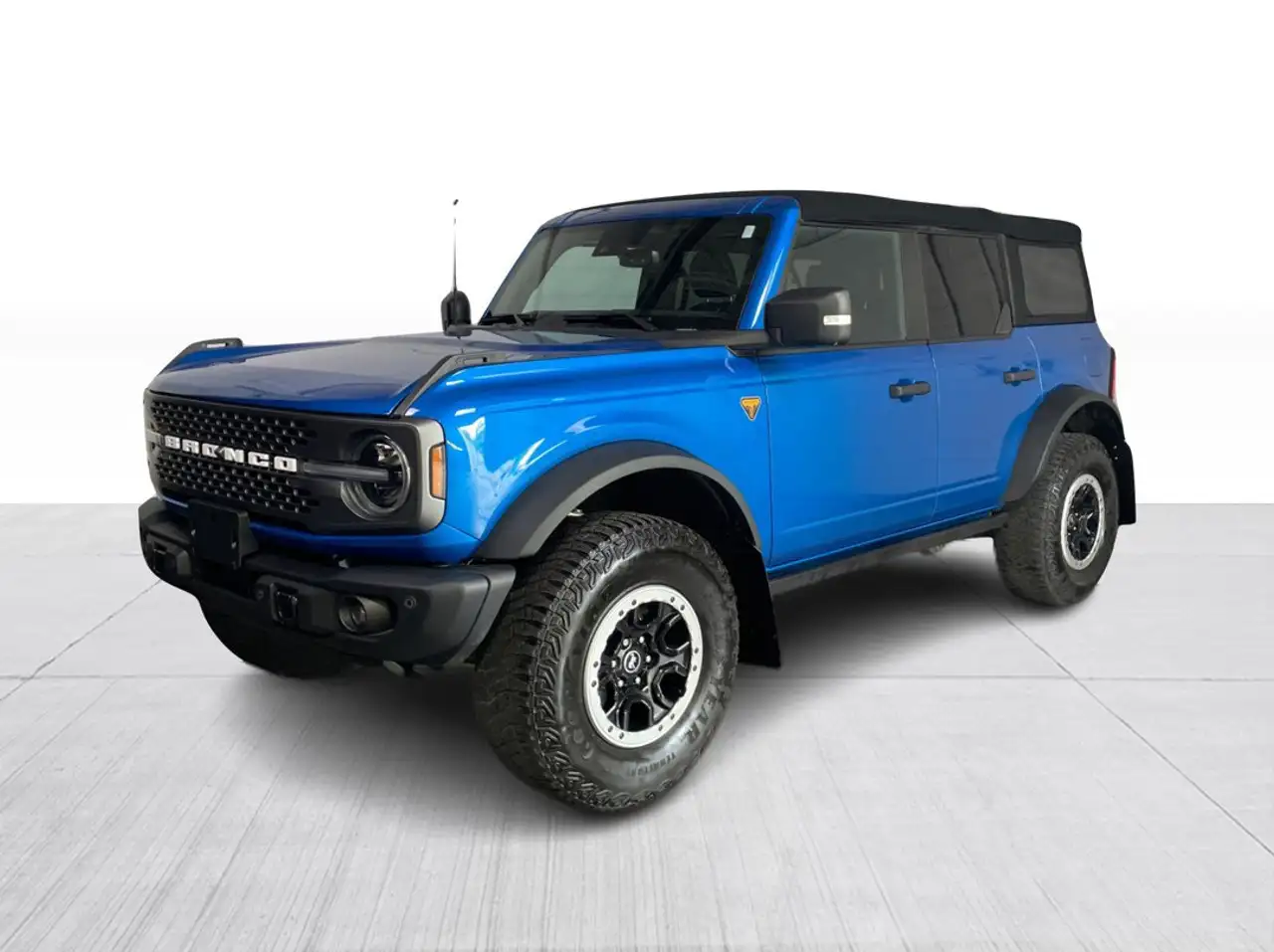 Ford Bronco - Image 10