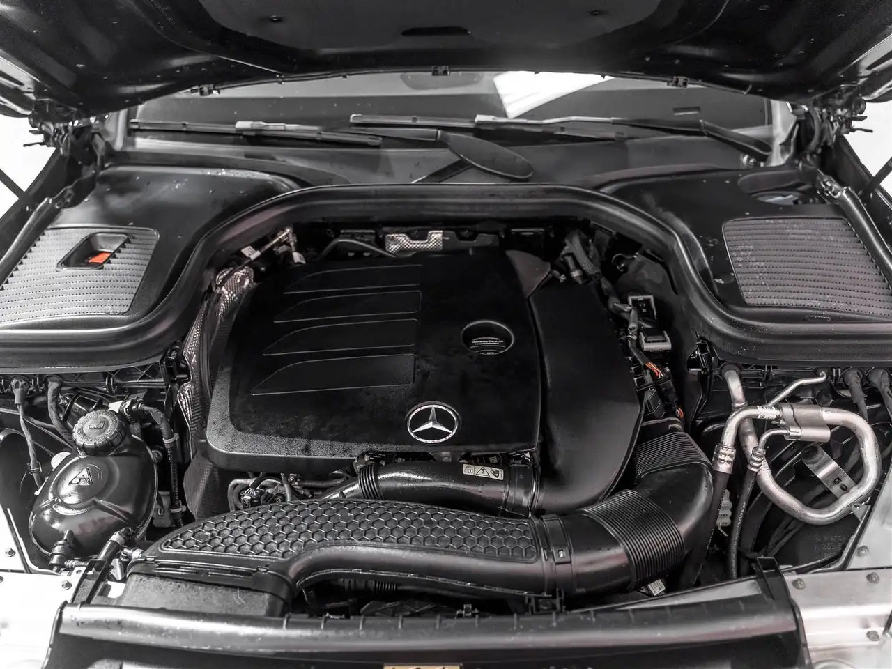 Mercedes-Benz GLC - Image 14