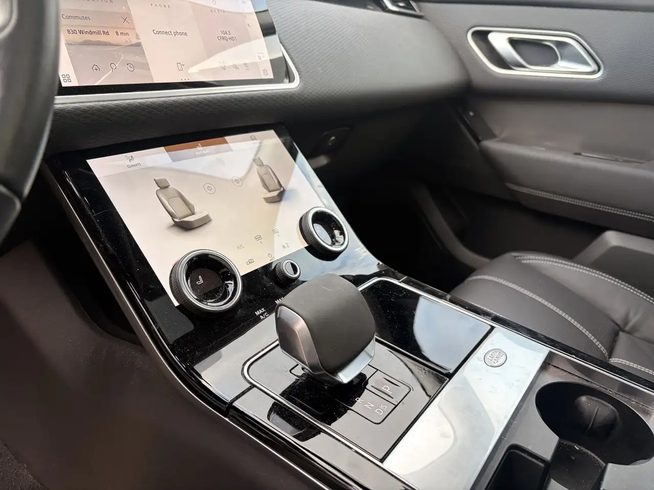 Land Rover Range Rover Velar - Image 15