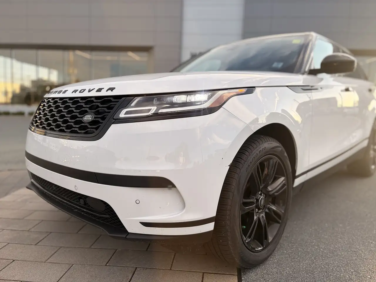 Land Rover Range Rover Velar - Image 2
