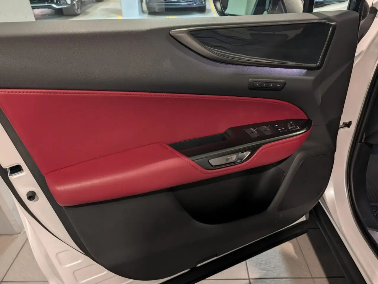 Lexus NX 350 - Image 10