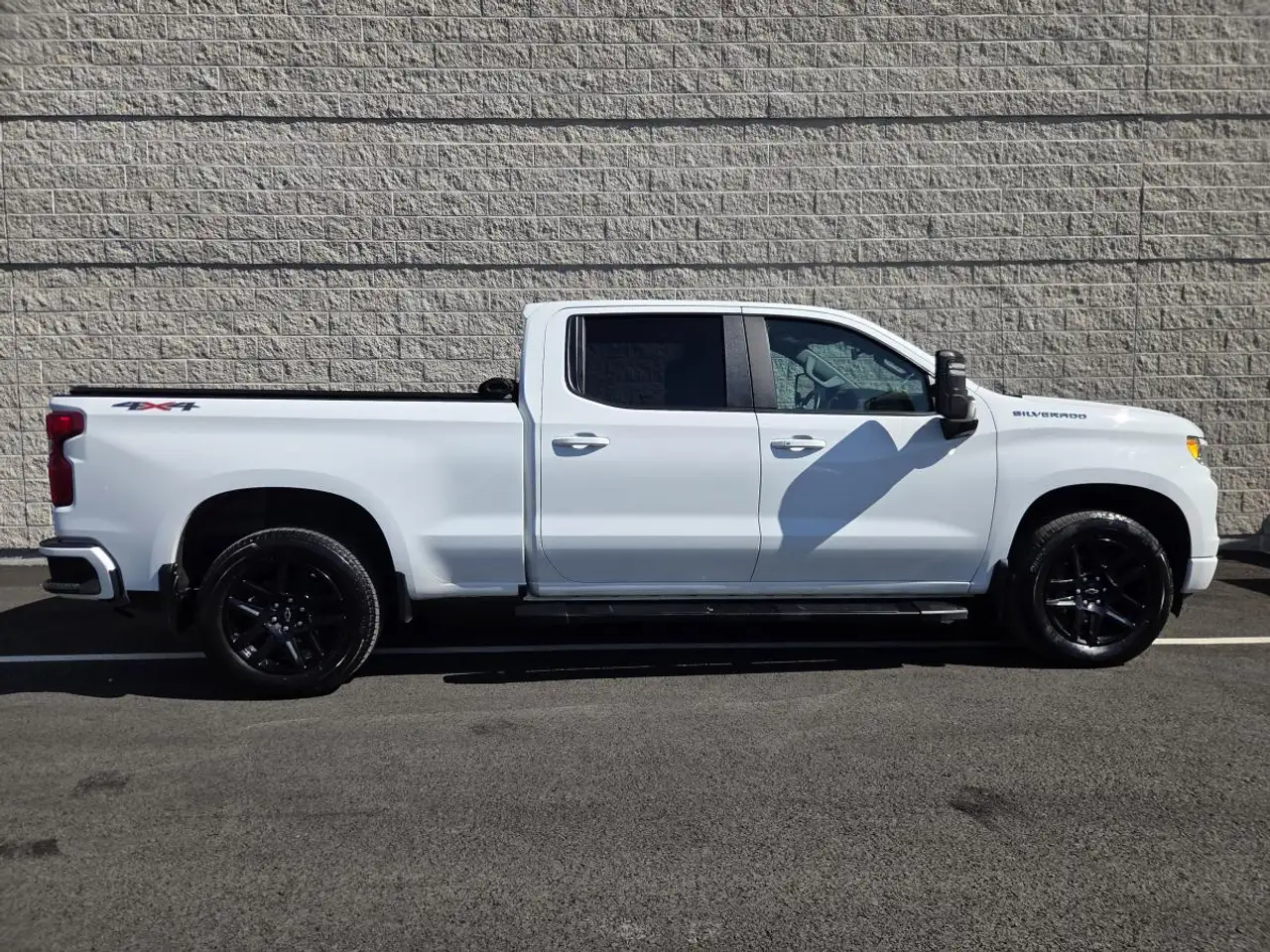Chevrolet Silverado 1500 - Image 9