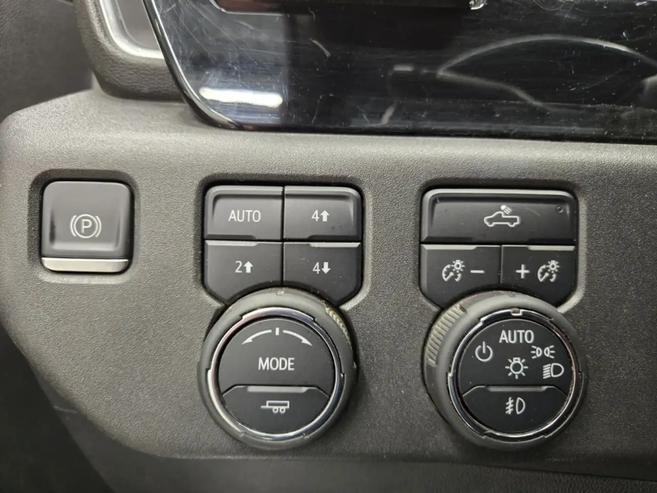 Chevrolet Silverado 1500 - Image 29