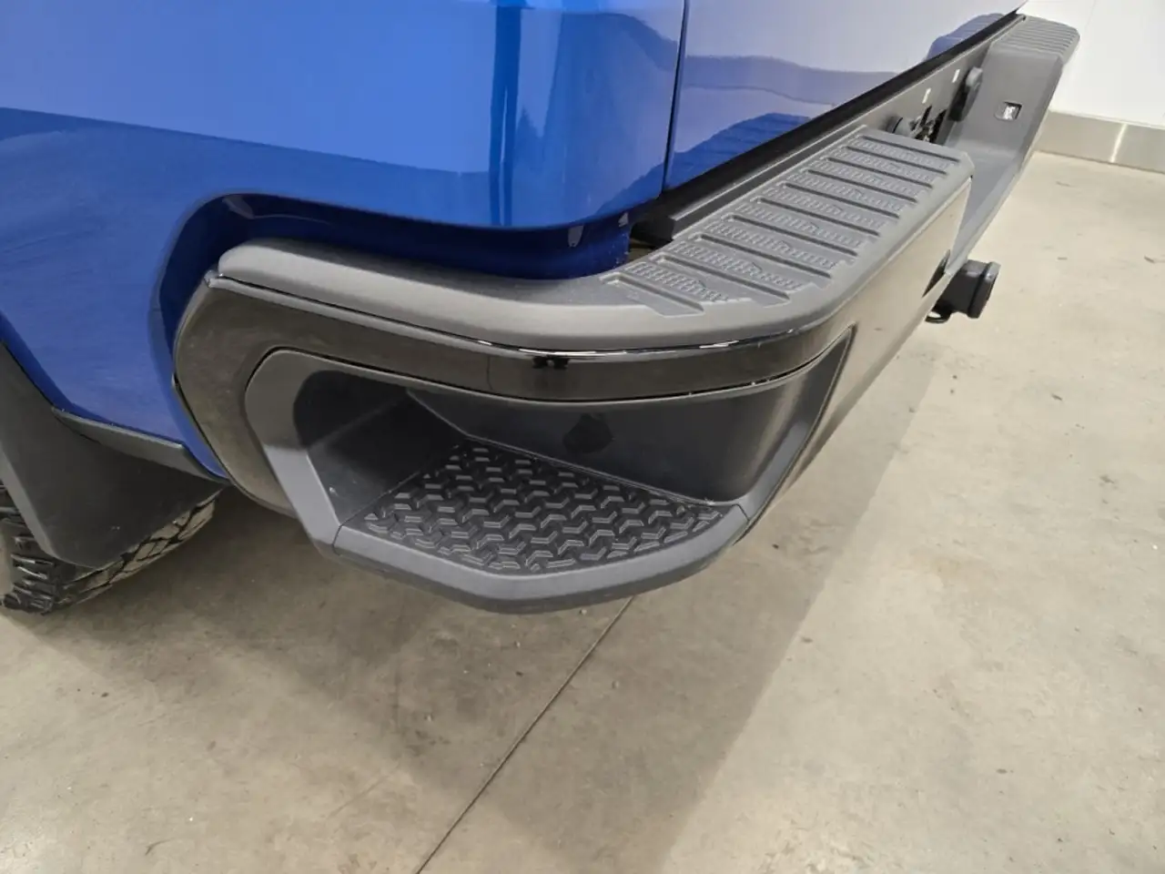 Chevrolet Silverado 1500 - Image 12