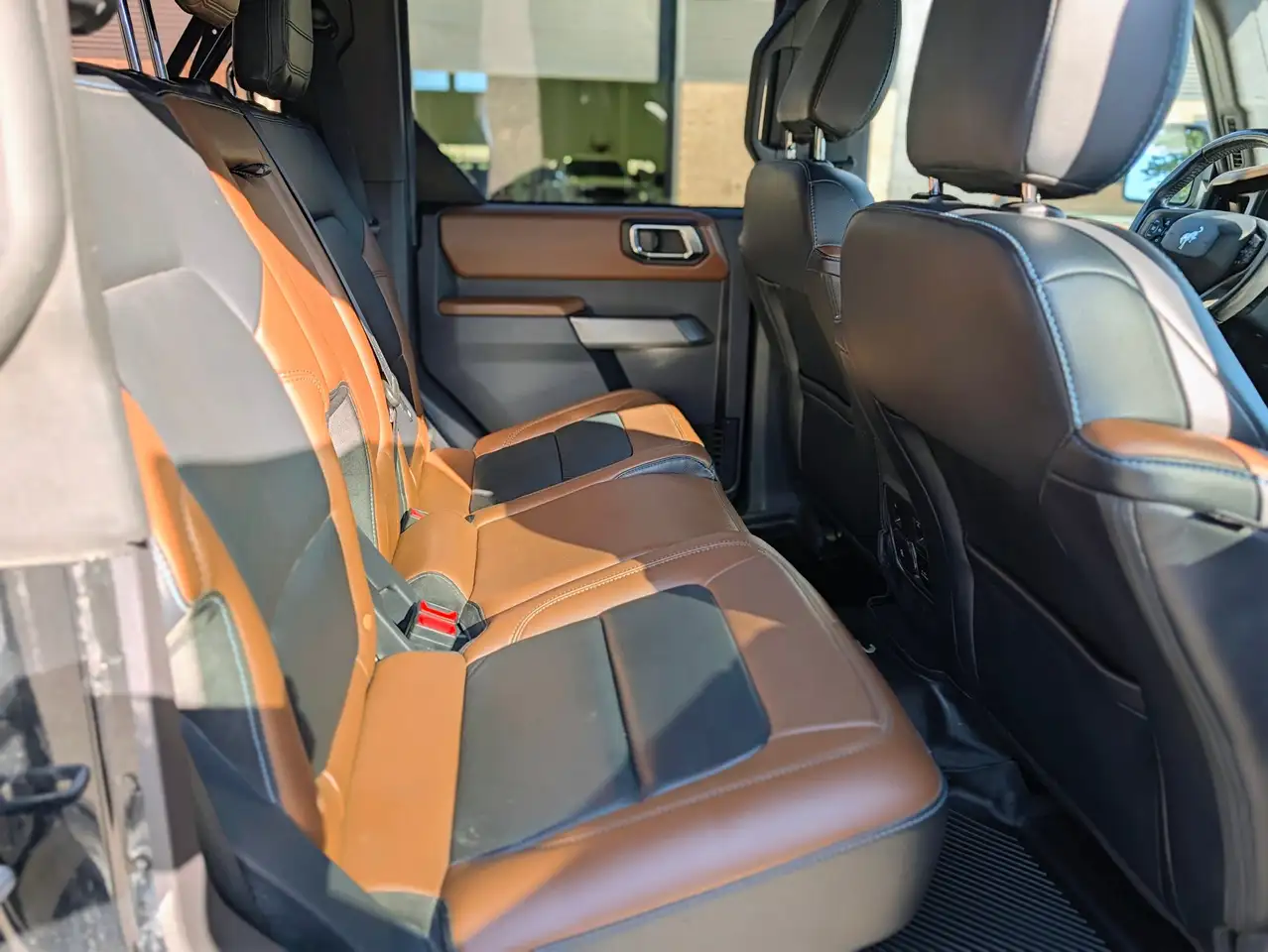 Ford Bronco - Image 7