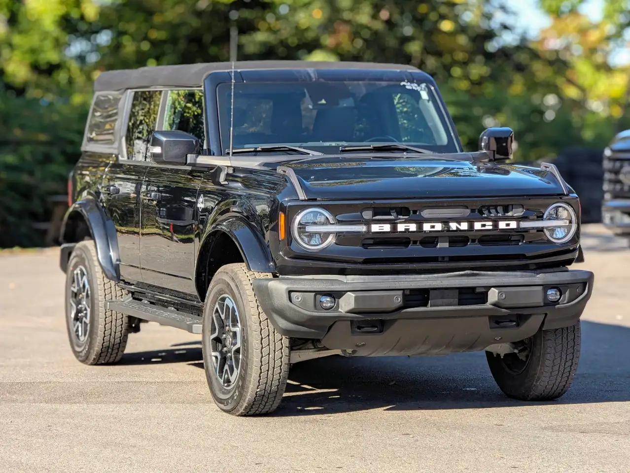 Ford Bronco - Image 3
