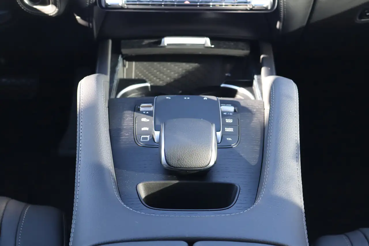 Mercedes-Benz GLE - Image 25
