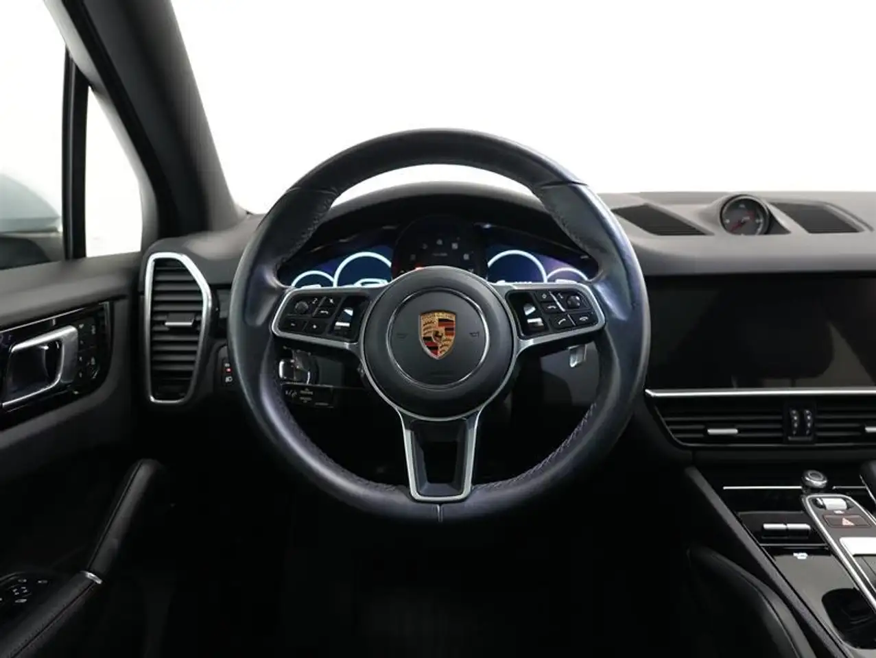 Porsche Cayenne - Image 11