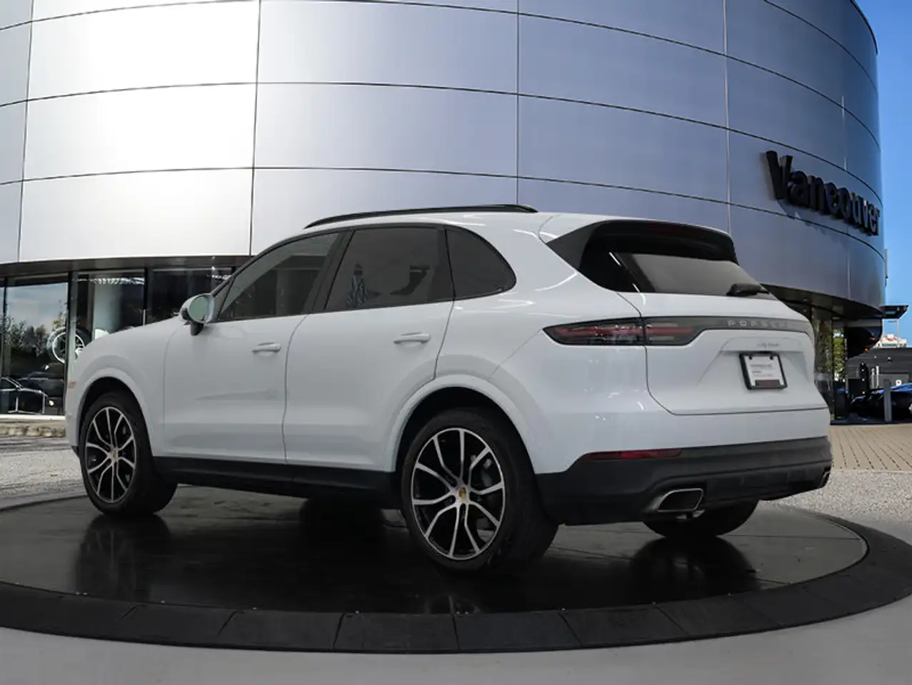 Porsche Cayenne - Image 3