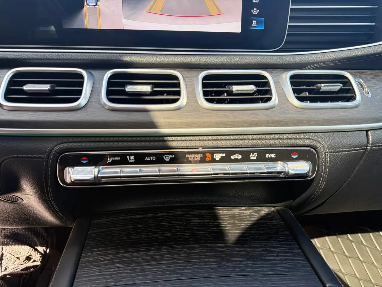 Mercedes-Benz GLE - Image 17