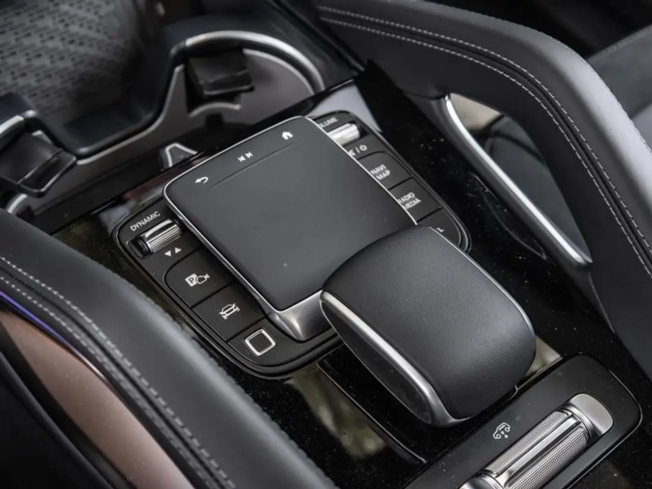 Mercedes-Benz GLE - Image 29