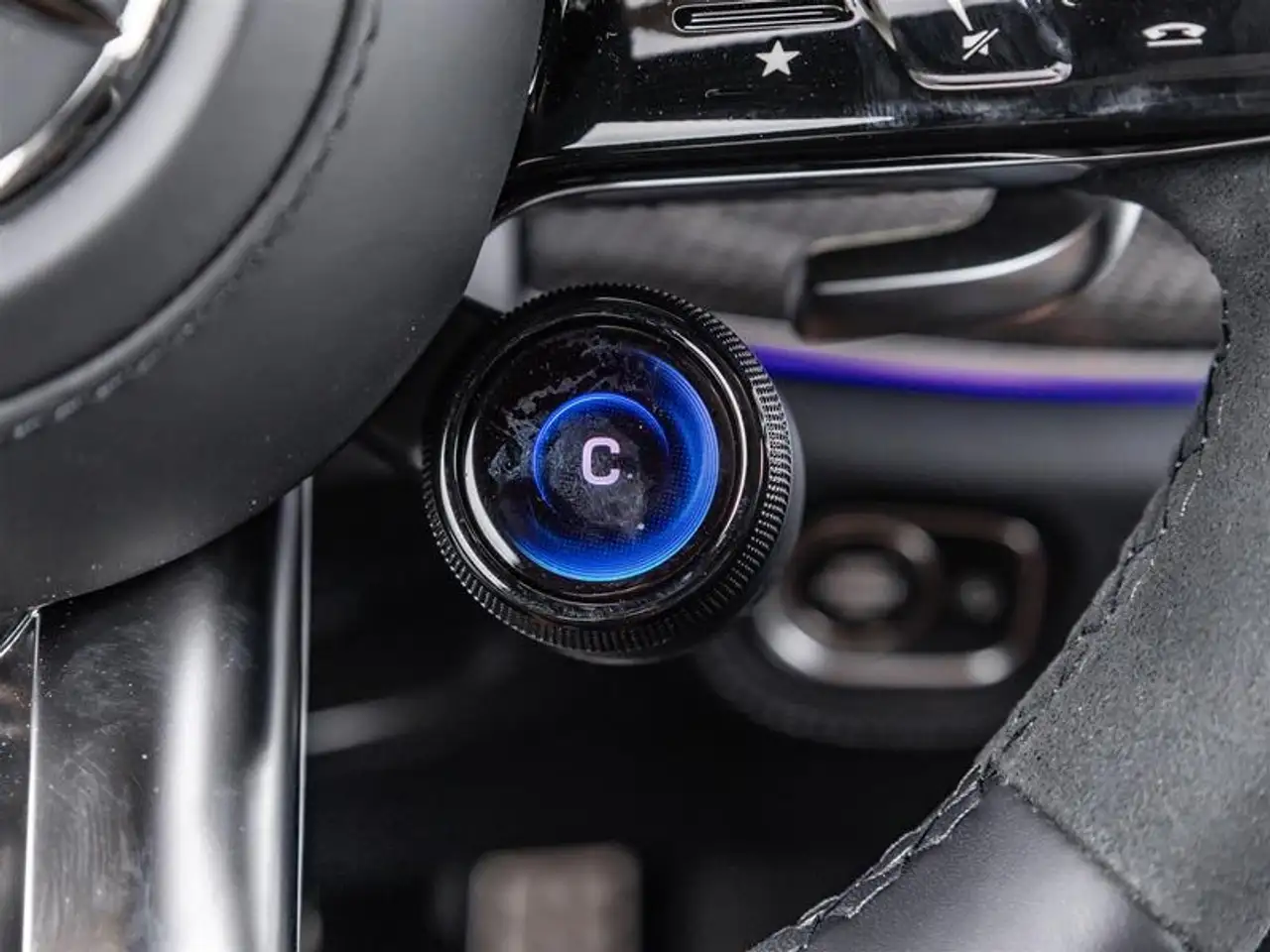Mercedes-Benz GLE - Image 18