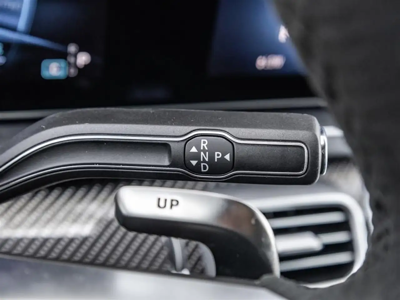Mercedes-Benz GLE - Image 17