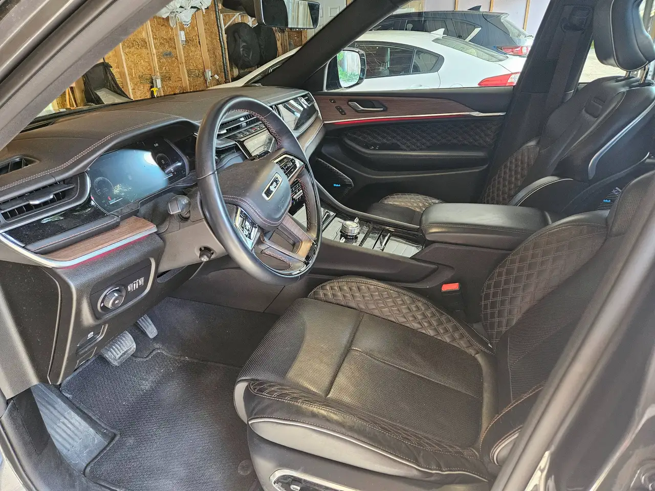 Jeep Grand Cherokee - Image 9