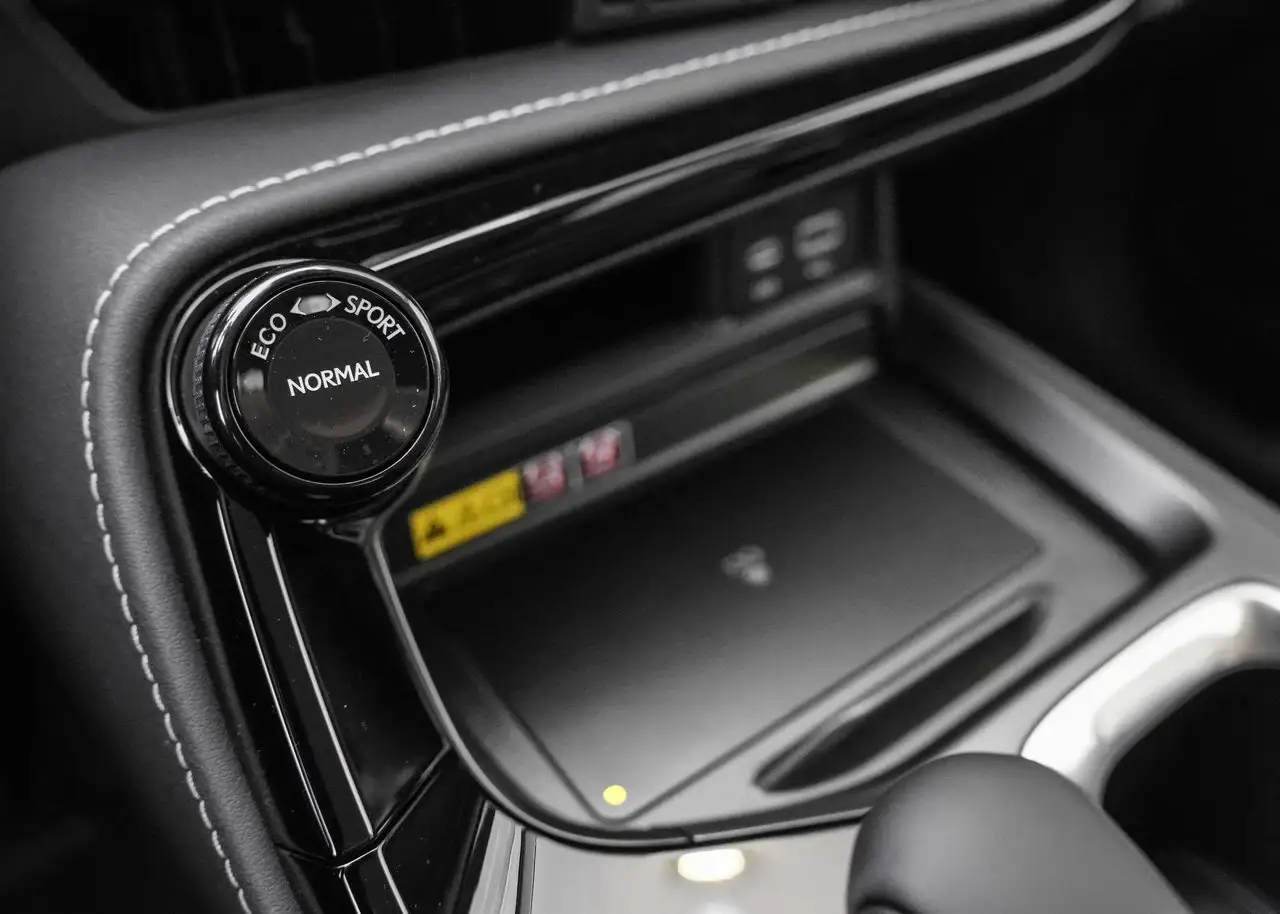 Lexus NX - Image 26