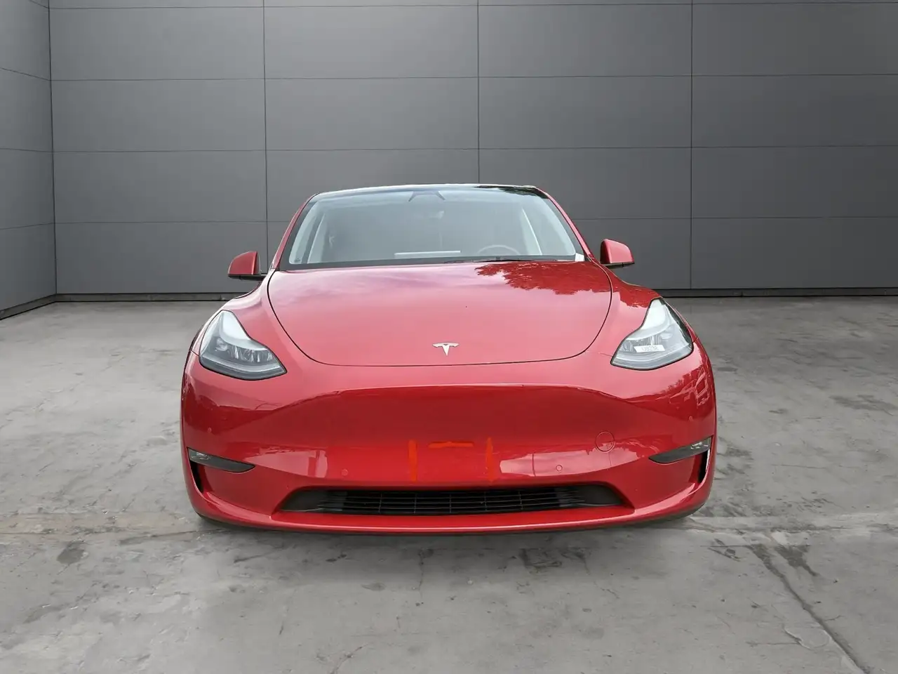 Tesla Model Y - Image 2