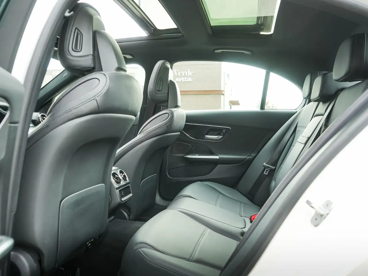 Mercedes-Benz C-Class - Image 19