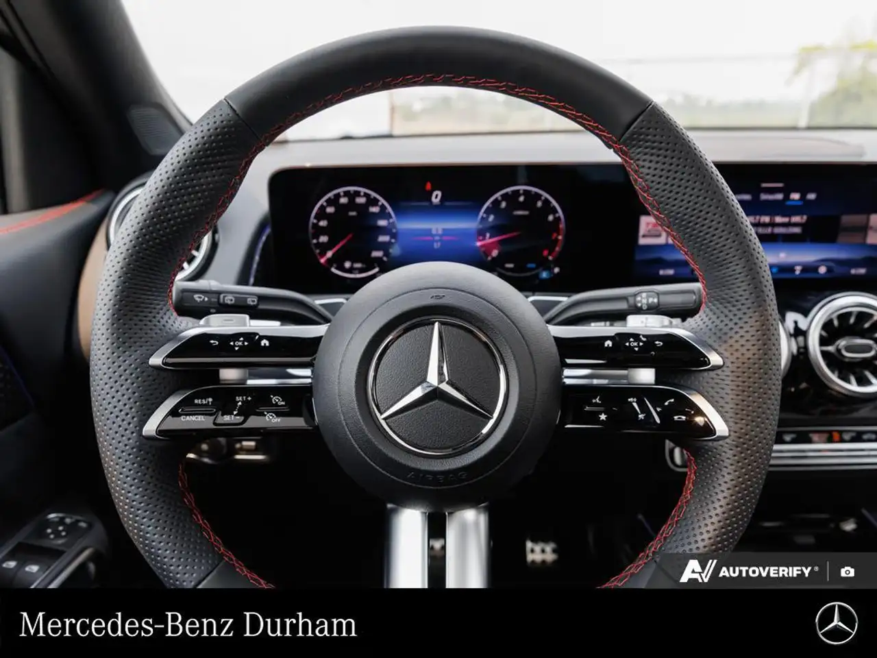Mercedes-Benz GLB - Image 14