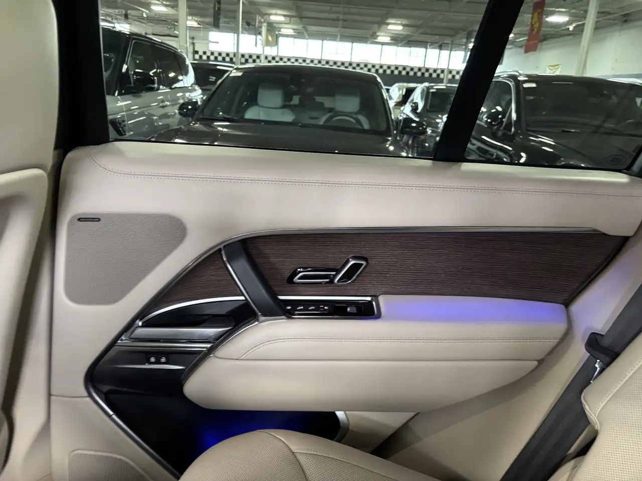 Land Rover Range Rover - Image 15