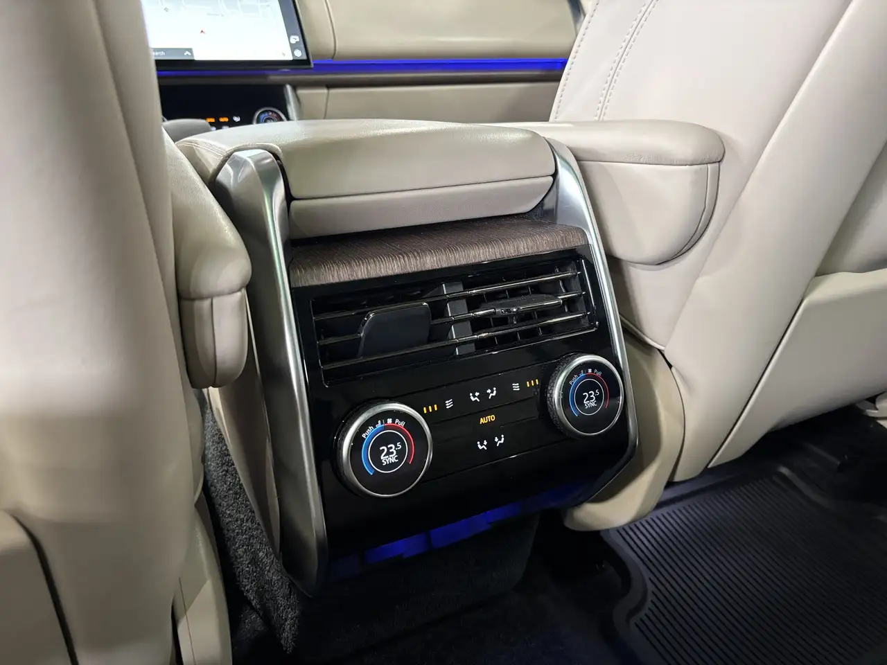 Land Rover Range Rover - Image 14