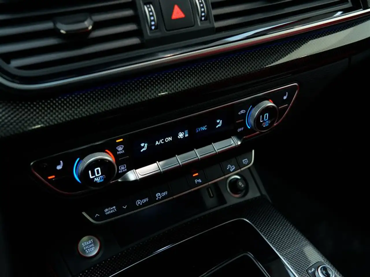 Audi SQ5 - Image 30