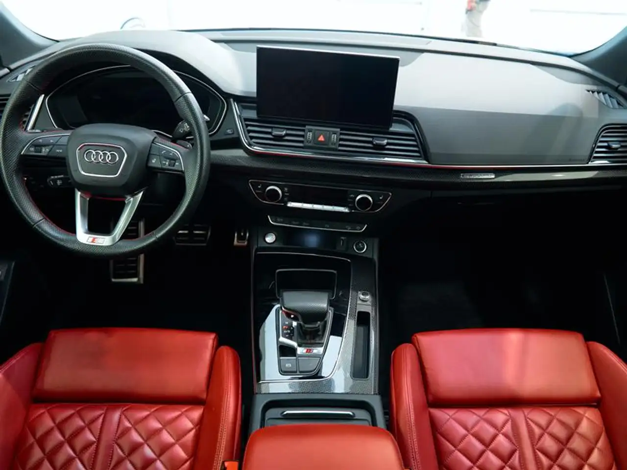 Audi SQ5 - Image 19