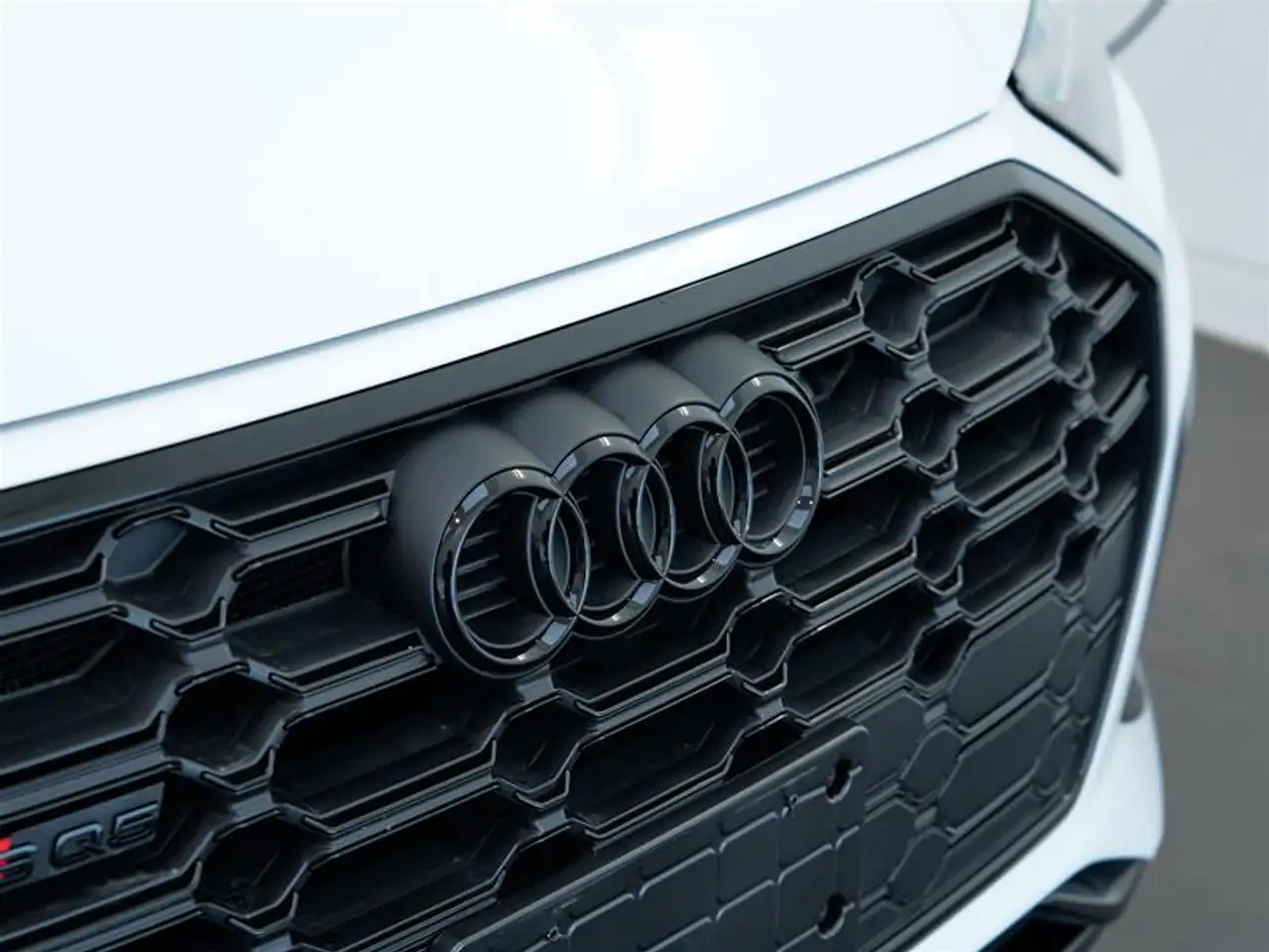Audi SQ5 - Image 3