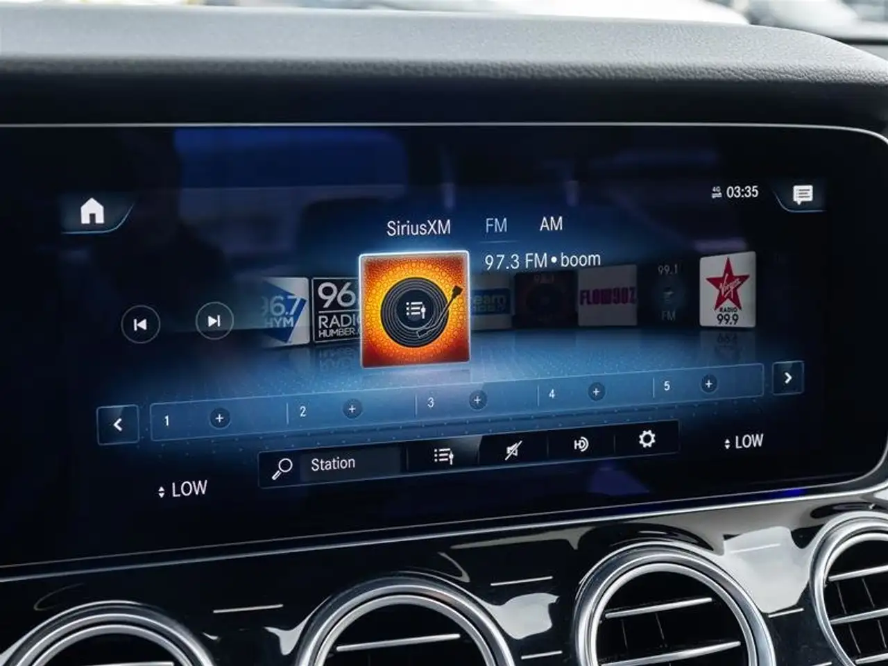 Mercedes-Benz E-Class - Image 24